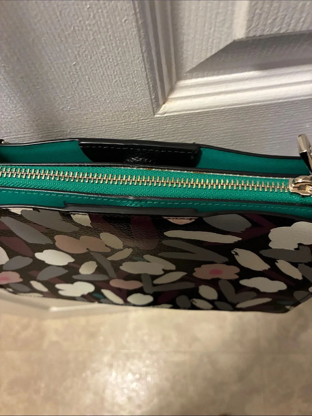 kate spade Eva Fete floral Black Multicolor Abstract Crossbody Bag w/adj strap